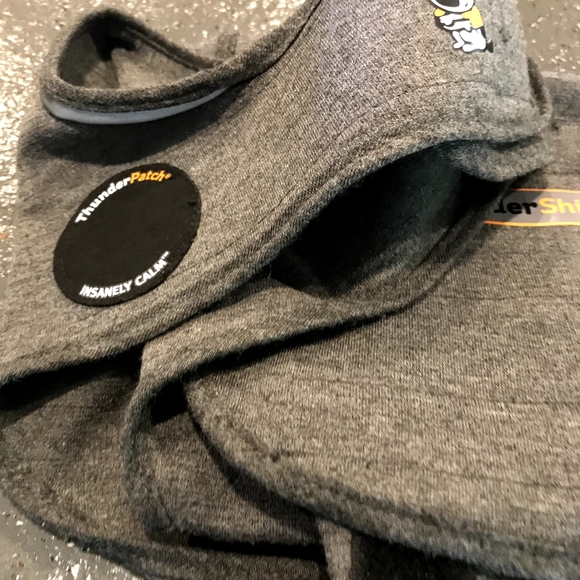 Thundershirt For Dogs - Picture 2 of 3
